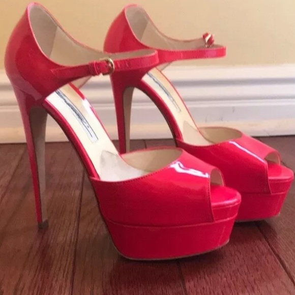Brian Atwood size 36.5 - Picture 2 of 2